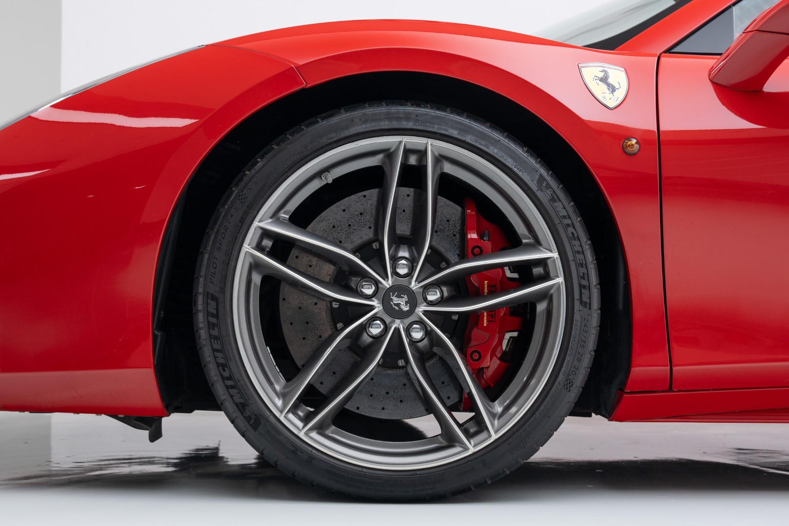 2017 FERRARI 488 SPIDER | GCC | EXCELLENT CONDITION | MAIN DEALER SERVICE